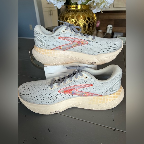 Brooks Men’s Glycerin 21 'Snow Dawn Straw' Road Running Shoes Size 9.5 - Picture 3 of 10